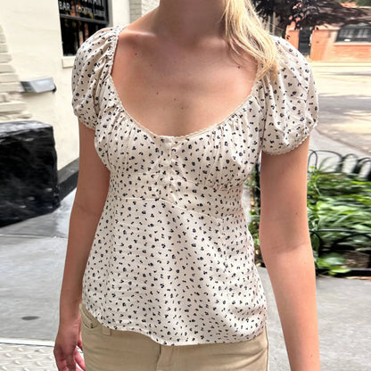 Charming Gaono Y2K Fairy Cottage Vintage T-shirt, designed with a cute square collar and whimsical lace details. This retro grunge piece offers a soft polyester and spandex blend for ultimate comfort. Perfect for summer outings, it features a flattering