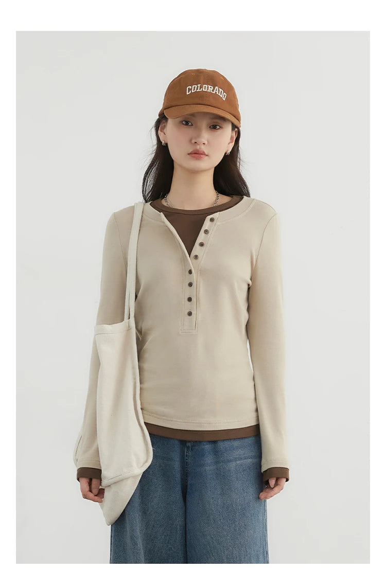 Cozy and chic loose-fit knitted sweater and long sleeve top, crafted from soft, breathable fabric for all-day comfort. Perfect for layering and transitioning between seasons, this stylish piece features elegant long sleeves, making it suitable for both casual and dressy occasions