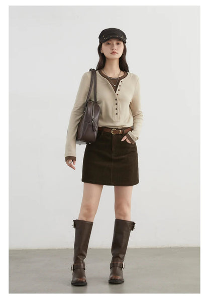 Stylish loose-fit knitted sweater and long sleeve top, crafted from soft, breathable knit fabric for all-day comfort. This chic piece features a relaxed silhouette, perfect for layering and transitioning through seasons. Available in multiple colors, it effortlessly combines casual elegance with