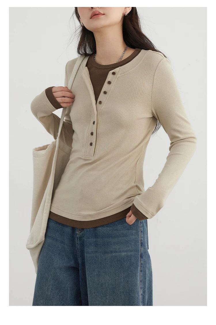 Cozy and chic, our Loose-Fit Knitted Sweater & Long Sleeve Top combines soft, breathable knit fabric with a stylish loose fit. Perfect for layering, this versatile piece transitions seamlessly between seasons. Available in multiple colors, it’s designed for