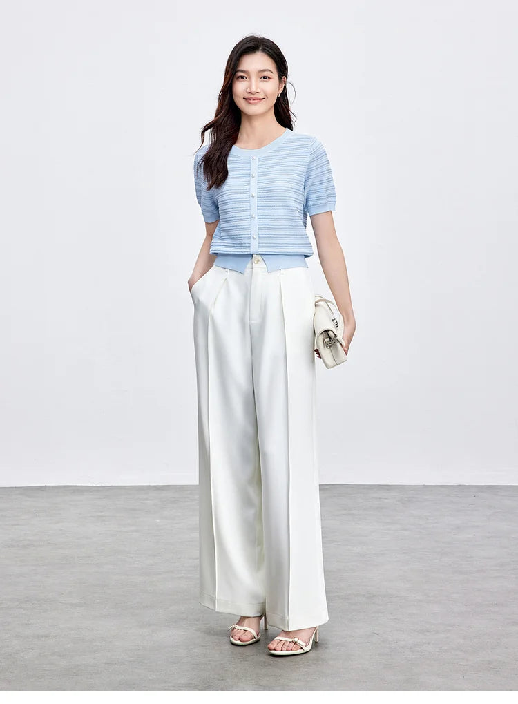 Chic Button Short Sleeve Knit Top & Loose Fit Design