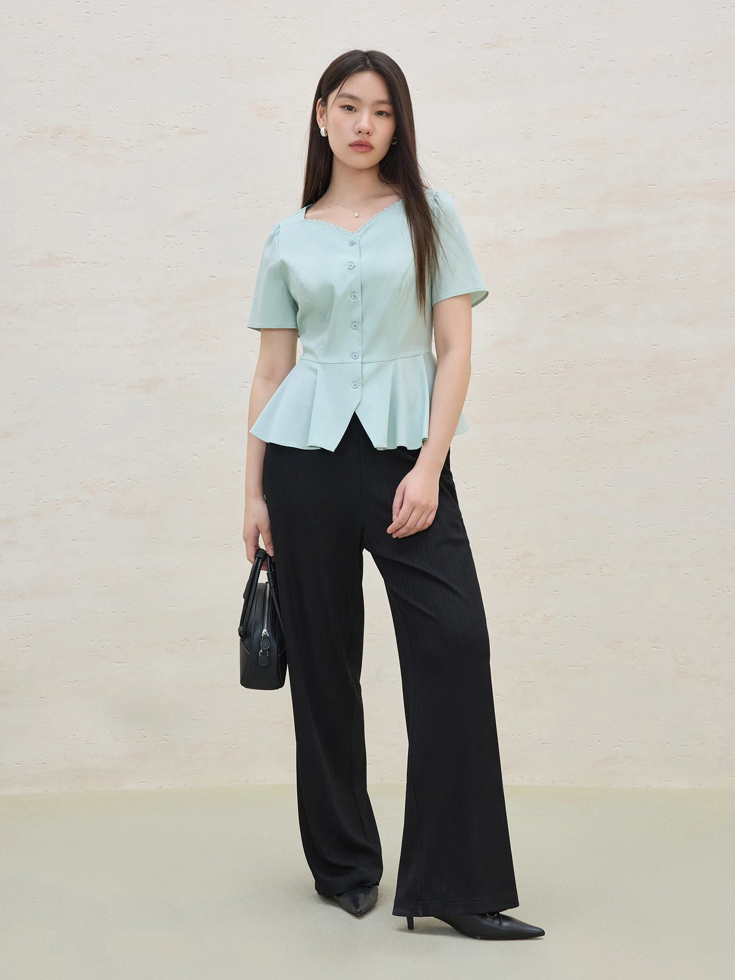 Scalloped Collar A-Line Blouse & Flattering Waist
