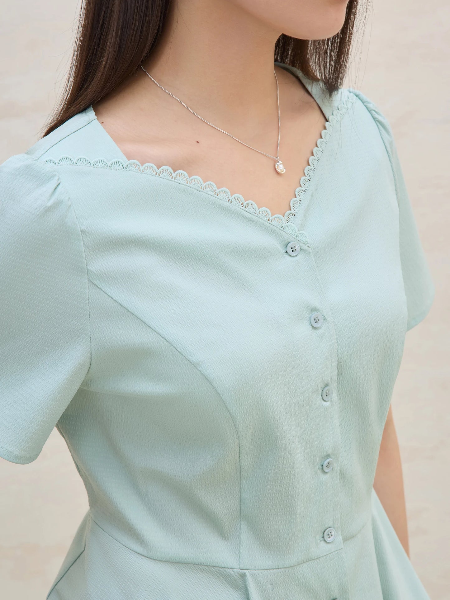 Scalloped Collar A-Line Blouse & Flattering Waist