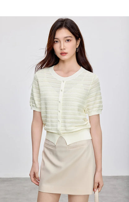 Chic Button Short Sleeve Knit Top & Loose Fit Design