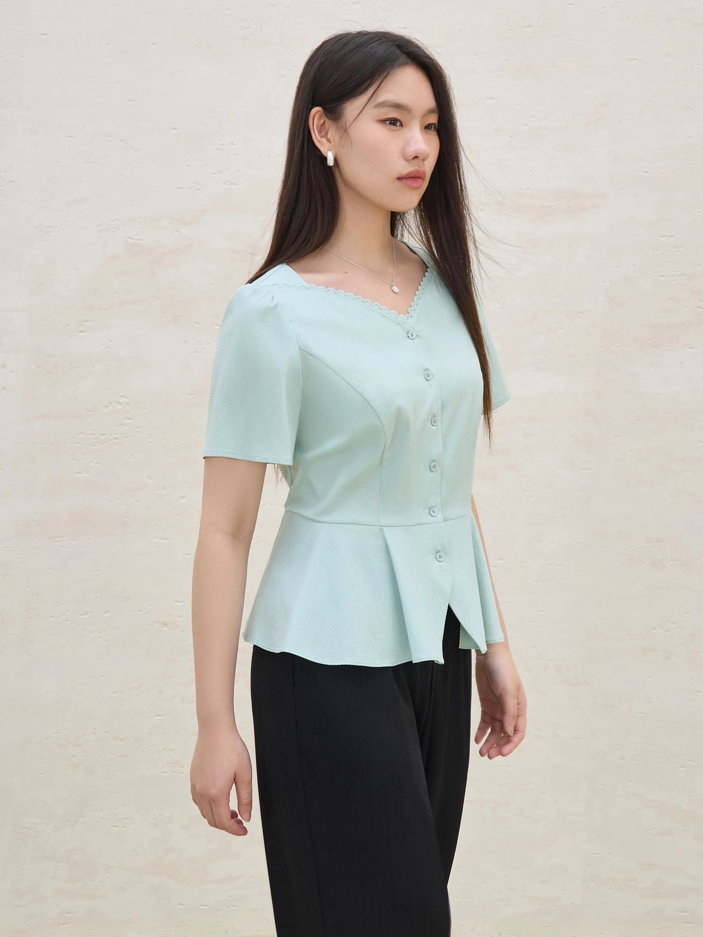 Scalloped Collar A-Line Blouse & Flattering Waist