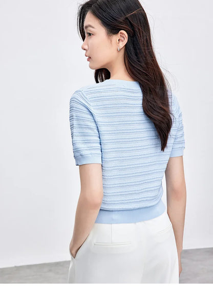 Chic Button Short Sleeve Knit Top & Loose Fit Design