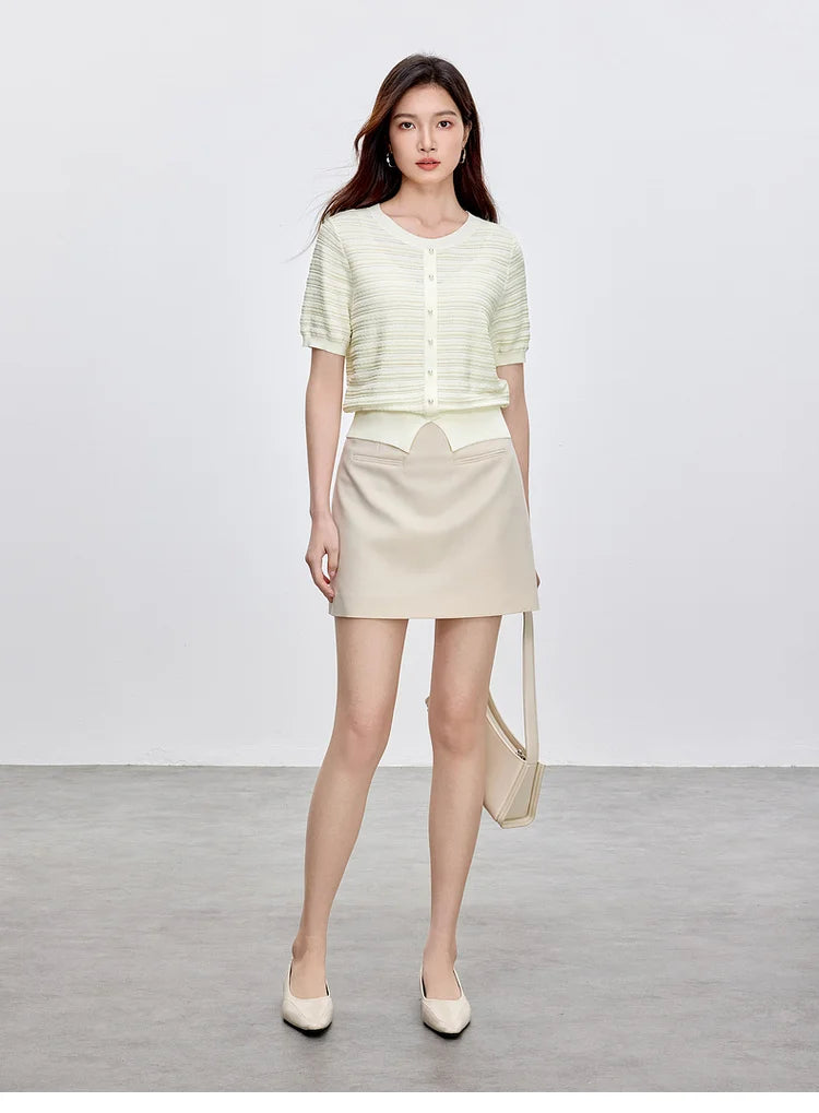 Chic Button Short Sleeve Knit Top & Loose Fit Design