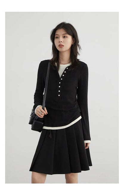 Cozy and chic, our Loose-Fit Knitted Sweater & Long Sleeve Top combines soft, breathable fabric with a stylish design. Perfect for layering, this versatile piece transitions effortlessly between seasons. With its sophisticated long sleeves and a range of colors,