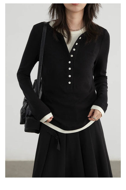 Cozy yet chic, our Loose-Fit Knitted Sweater & Long Sleeve Top is the perfect addition to your wardrobe. Crafted from soft, breathable knit fabric, this versatile piece ensures all-day comfort while maintaining an elegant look. The loose fit design