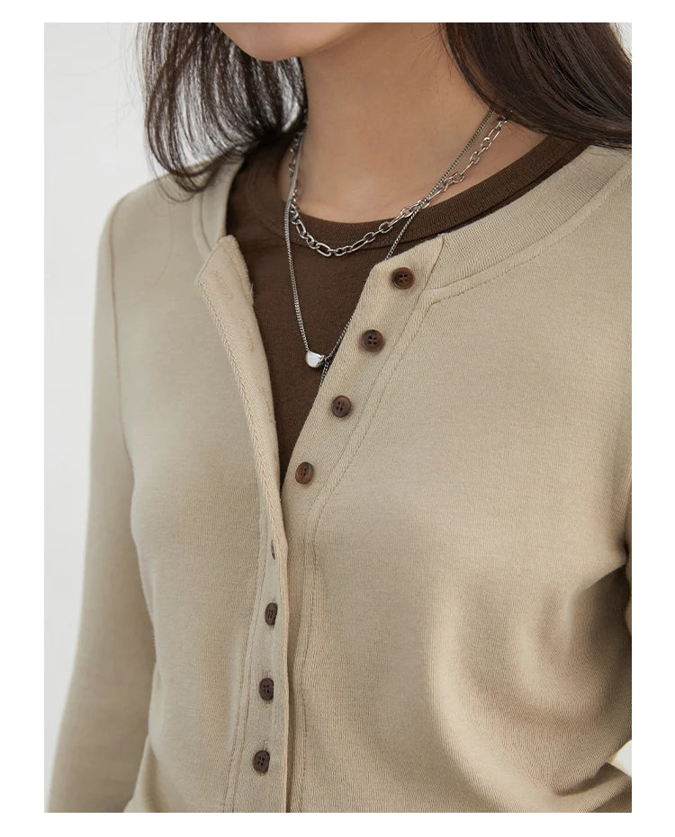 Cozy and stylish, our Loose-Fit Knitted Sweater & Long Sleeve Top is crafted from soft, breathable knit fabric for all-day comfort. The versatile loose fit allows for effortless layering, making it perfect for any season. With chic long sleeves